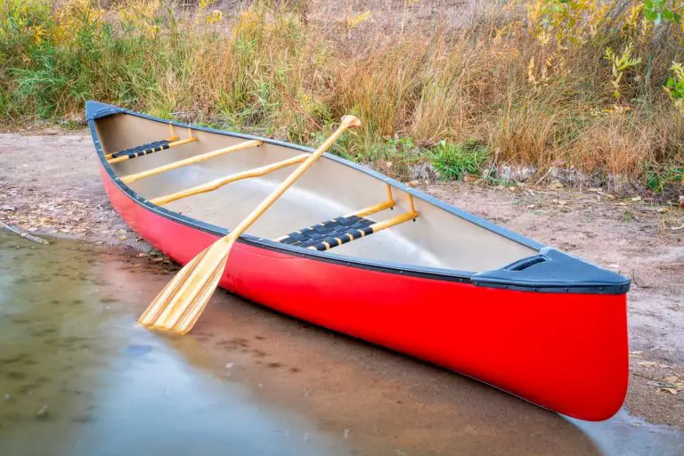 How To Hold and Row a Bent Shaft Canoe Paddle (Explained)
