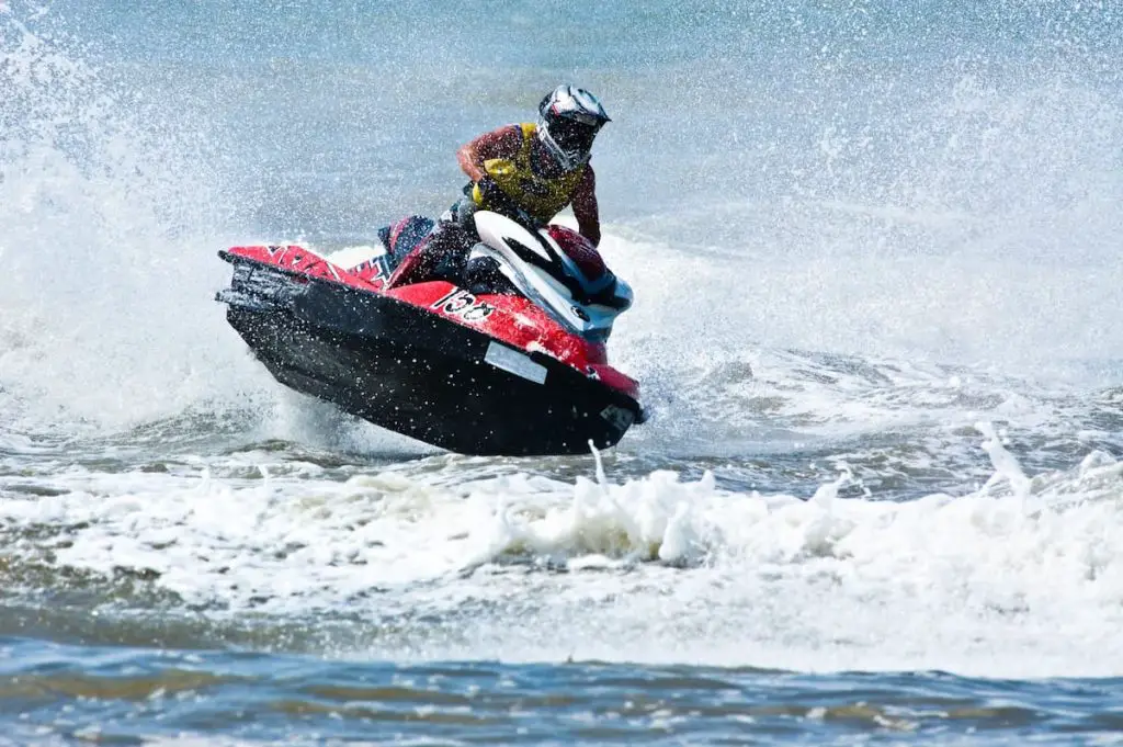 Here Are The Differences Between the Two-Stroke and Four-Stroke Jet Ski Engines