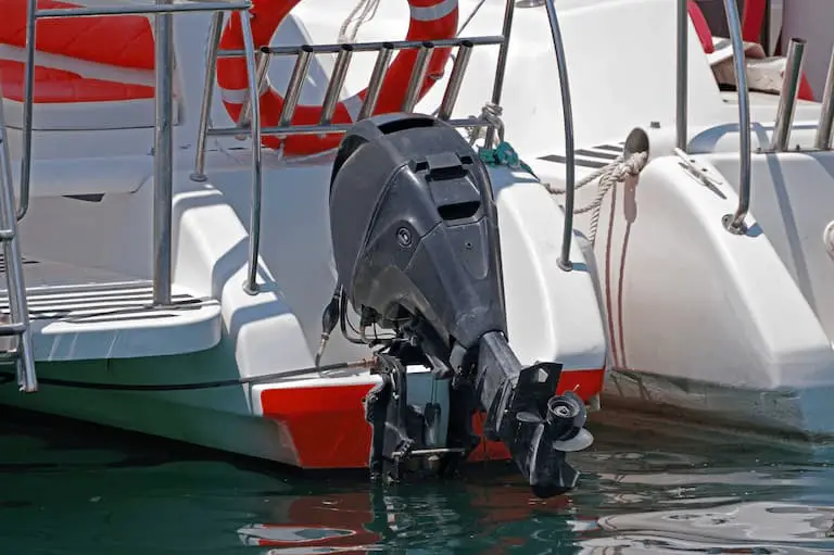 What Kind of Boat Motors Don’t Have Mufflers