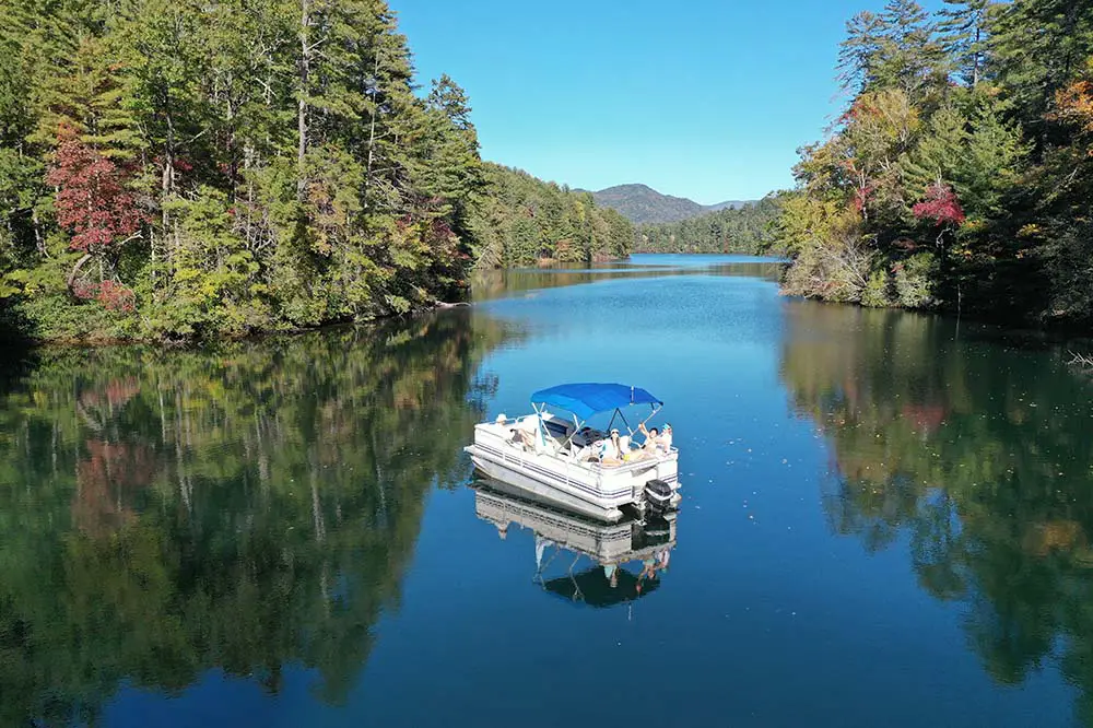 Pontoon boat: a pontoons design helps to prevent seasickness