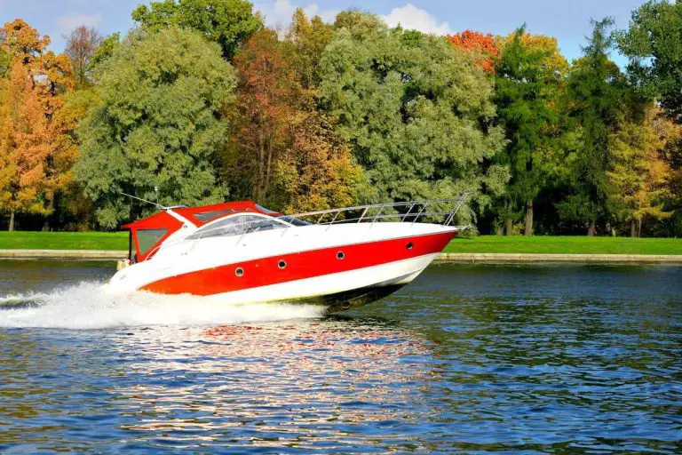 Can Speed Boats Flip Over? 5 Important Facts
