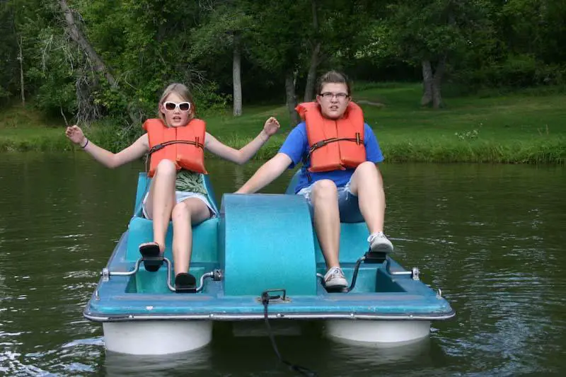 Pedal Boat VS.Paddle Boat