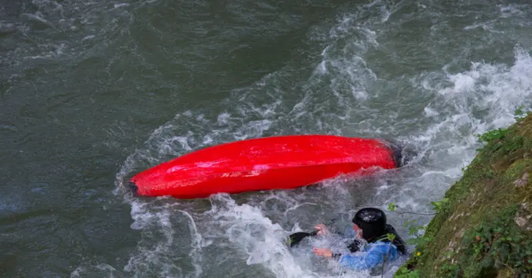 Can You Roll a Kayak Without a Skirt? A Guide to Kayak Rolling Techniques and Safety Measures
