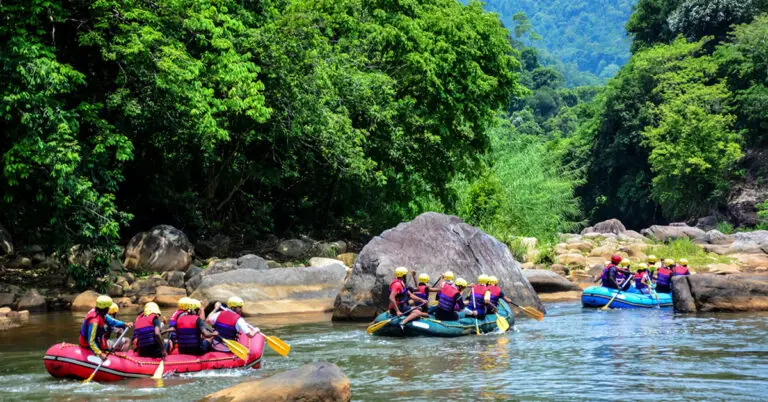 Canoeing vs. Rafting: Comparing Two Exciting River Sports