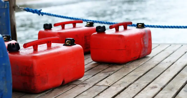 Why Should a Boat Gas Tank Never Be Completely Filled? Essential Tips for Safe Boating